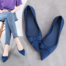Load image into Gallery viewer, EOEODOIT Spring Jelly Flats Shoes Women Beach Sand Soft Pointy Toe Flat Heel Summer Sandals Female Rain Shoes Slide Resistance