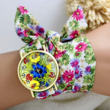 Load image into Gallery viewer, shsby new design Ladies flower cloth wrist watch gold fashion women dress watches high quality fabric watch sweet girls watch