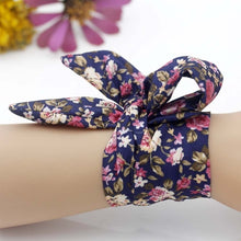 Load image into Gallery viewer, shsby new design Ladies flower cloth wrist watch gold fashion women dress watches high quality fabric watch sweet girls watch