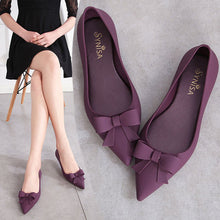 Load image into Gallery viewer, EOEODOIT Spring Jelly Flats Shoes Women Beach Sand Soft Pointy Toe Flat Heel Summer Sandals Female Rain Shoes Slide Resistance