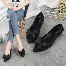 Load image into Gallery viewer, EOEODOIT Spring Jelly Flats Shoes Women Beach Sand Soft Pointy Toe Flat Heel Summer Sandals Female Rain Shoes Slide Resistance