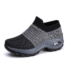 Load image into Gallery viewer, Ladies shoes flats 2019 new fashion breathable mesh sneakers women shoes slip-on comfortable sports casual shoes woman flats
