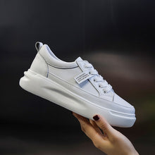 Load image into Gallery viewer, SWYIVY zapatos casuales de cuero genuino zapatos de las mujeres zapatillas de deporte de Otoño de 2019 luz blanca zapatillas de plataforma Med talón damas zapato cómodo 40
