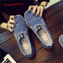 Load image into Gallery viewer, Mulheres sapatos de brim apartamentos moda casual sapatos de brim menina clássico macio plana solas estudantes primavera sapatos de lona senhora nova chegada
