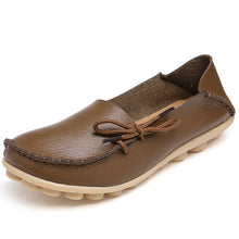 Load image into Gallery viewer, Flats Shoes Women Genuine Leather Shoes Moccasins Mother Loafers Soft Driving Ballet Footwear
